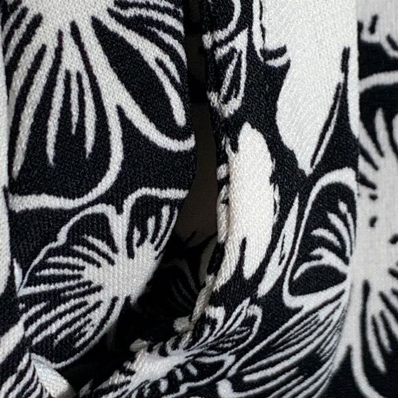 LuLaRoe Womens Skirt Small Black White Floral A Line Pull On Stretch Casual - Picture 7 of 8